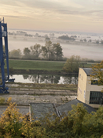 Elbe im Nebel